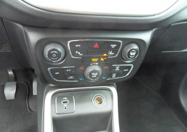 Jeep Compass cena 79900 przebieg: 78000, rok produkcji 2018 z Wołomin małe 326